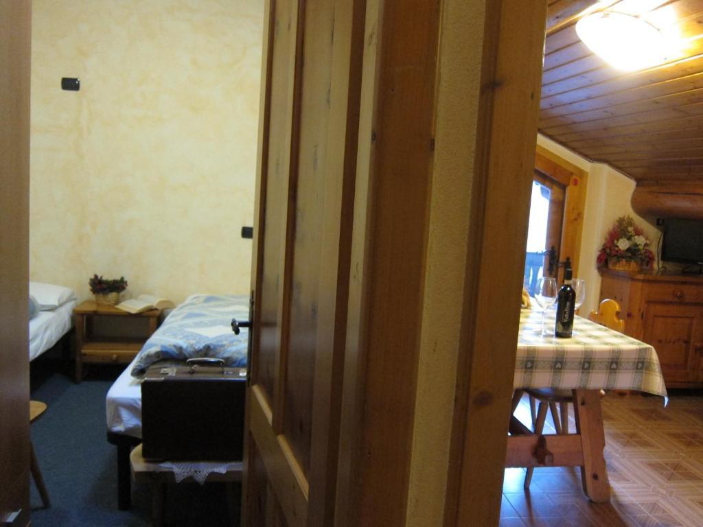 Chalet Del Sole Per Gruppi Livigno Pokój zdjęcie